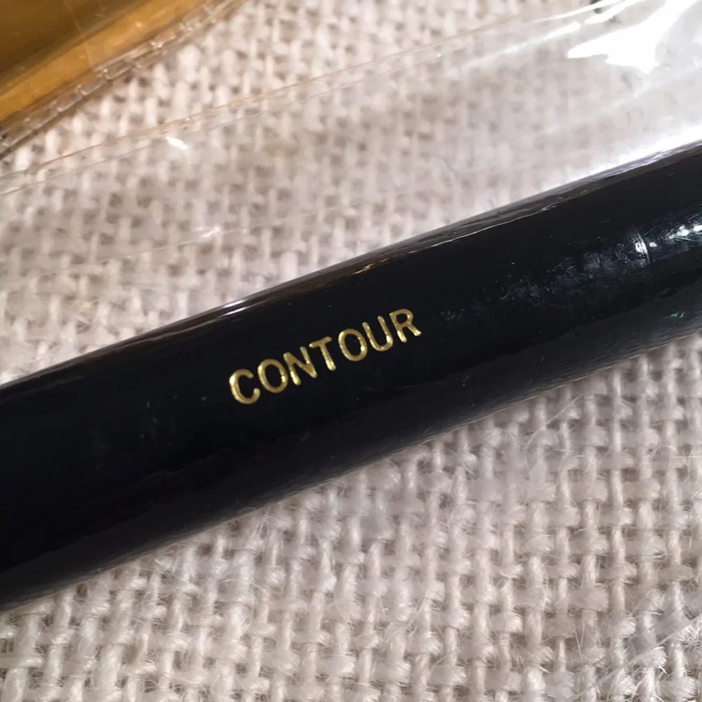 NWOT make-up brush Elizabeth Arden and Fantaisie brand